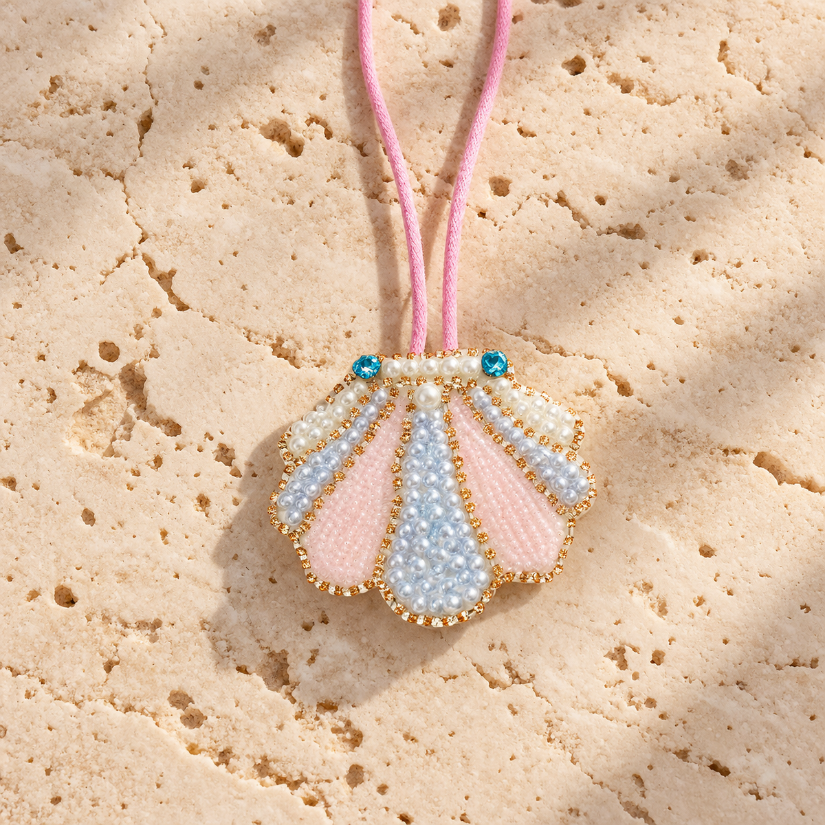 Charm - Pearl shell